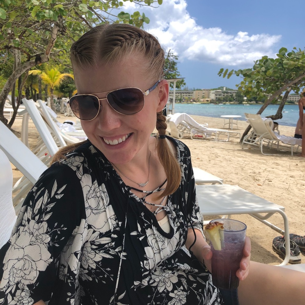 Meet your Posher, Stacy